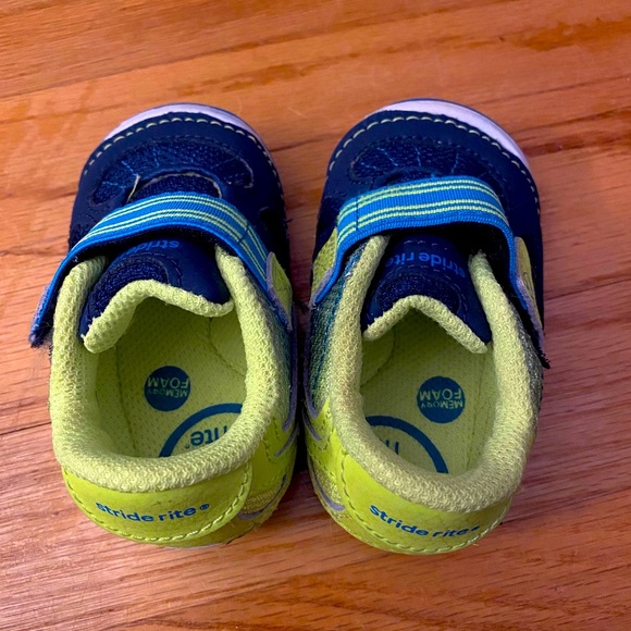 Infant boys Stride Rite Shoes 3 months - Picture 2 of 3